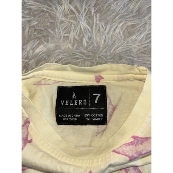 Velero Kids Sz. 7 Yellow W/ Pink Shark Design Tee. Soft, Great Shape - Picture 5 of 8